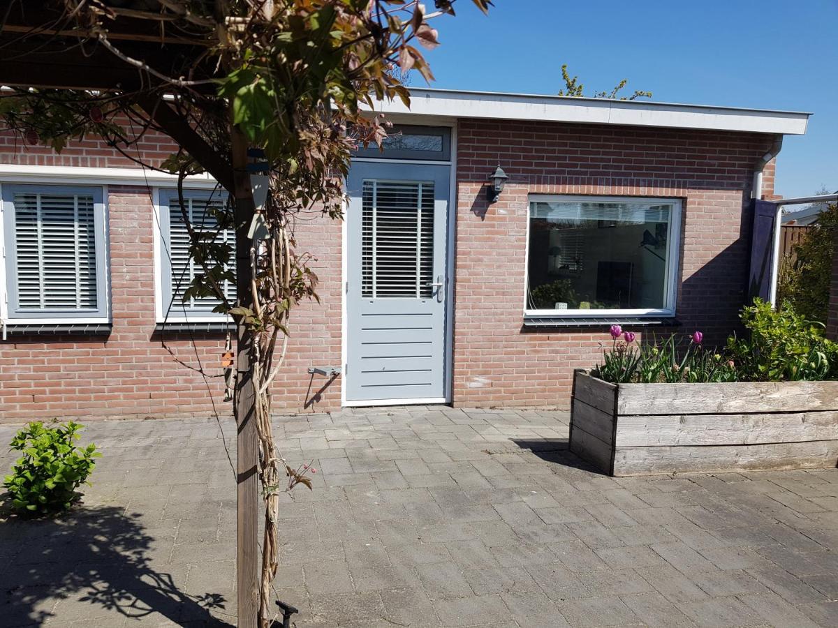 Solstice, Quiet Cottage In Bruinisse, Zeeland Экстерьер фото